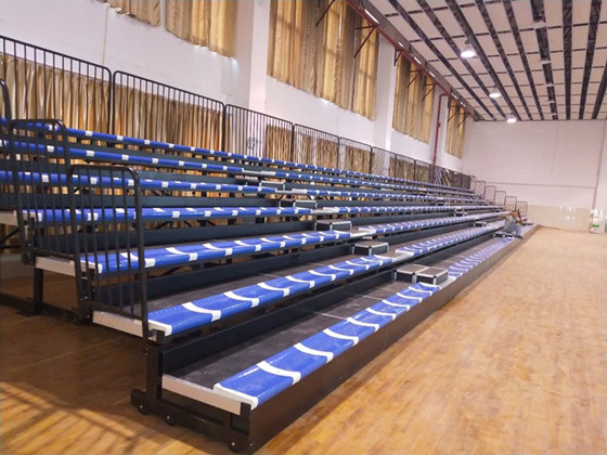 伸縮活動(dòng)看臺(tái)