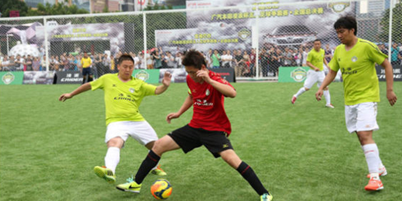 綠蛙看臺(tái)助威廣汽本田凌派杯五人足球爭(zhēng)霸