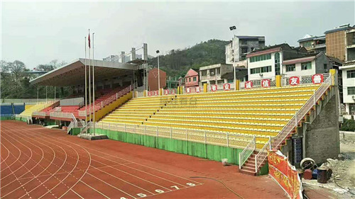 綠蛙回訪貴州石阡縣體育中心看臺光彩依舊
