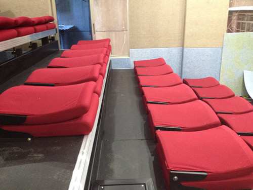 南昌市某公安消防大隊軟包椅伸縮看臺