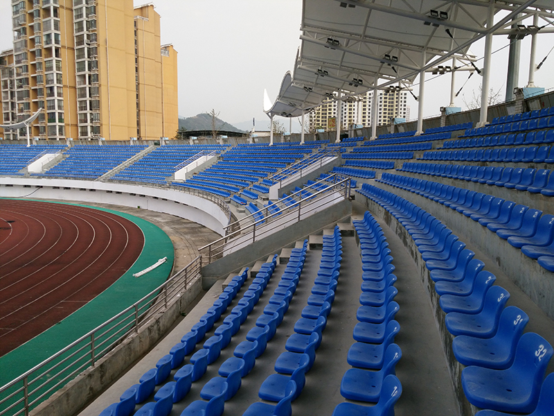 如何設計中小型體育場看臺座椅的聲學方案？