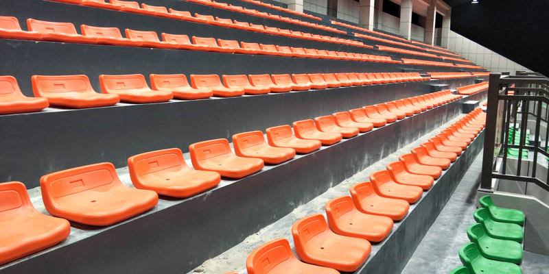 運動場、體育館應(yīng)該配上怎樣的看臺座位