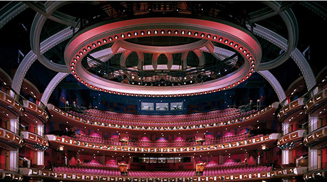 為什么體育場(chǎng)看臺(tái)座位都是逐層后退的？而不能像劇院垂直升高？