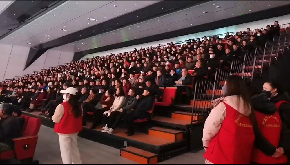 伸縮看臺(tái)座椅的結(jié)構(gòu)優(yōu)化：如何提高承重與穩(wěn)定性？